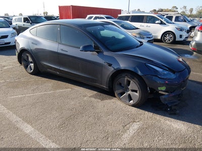 5YJ3E1EA7NF****** · 2022 TESLA MODEL 3 REAR-WHEEL DRIVE