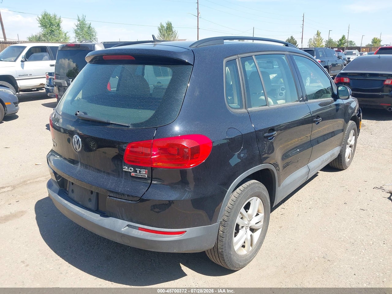 2016 VOLKSWAGEN TIGUAN S · 4/11
