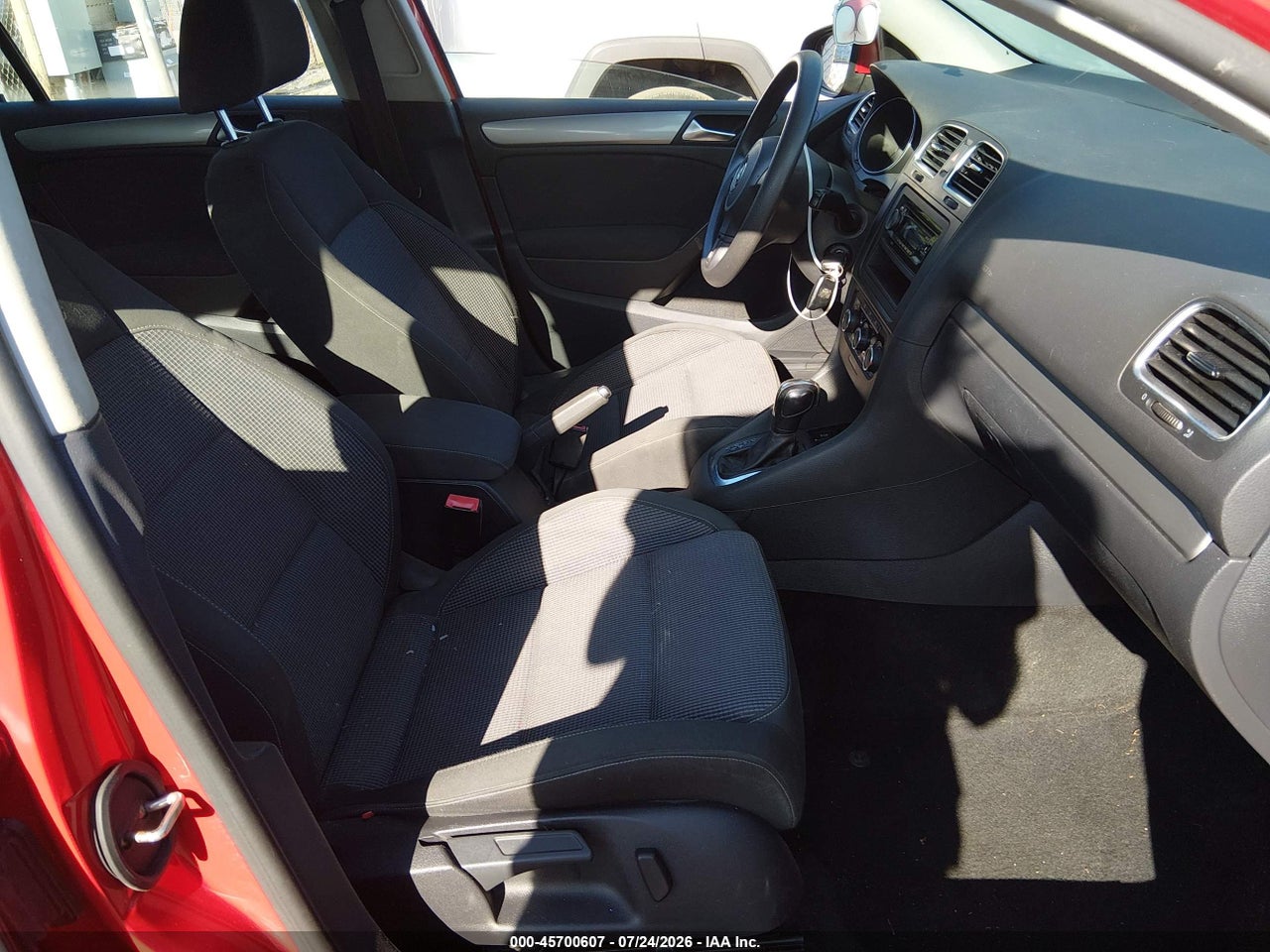 2013 VOLKSWAGEN GOLF 2.5L 4-DOOR · 5/8