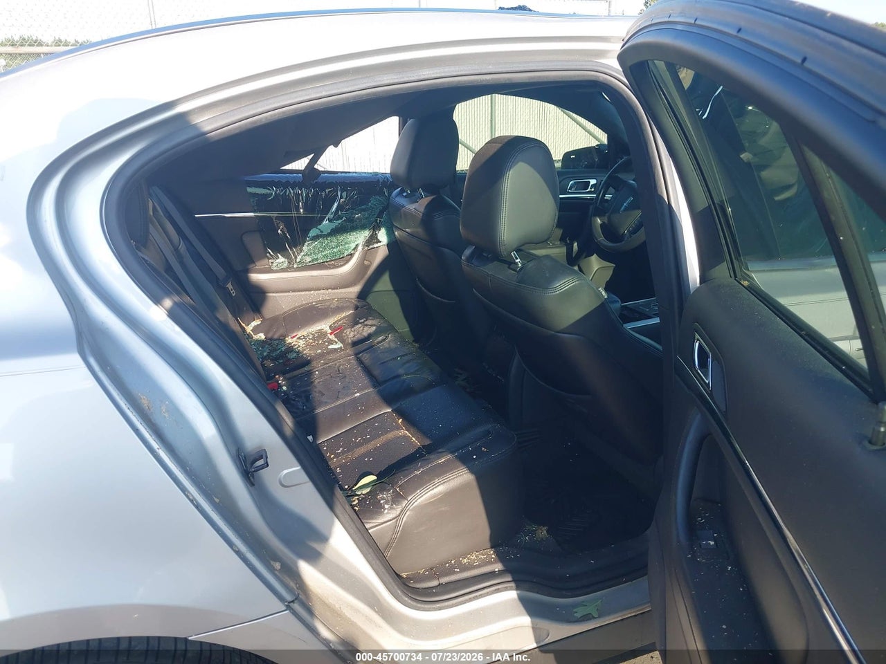 1LNHM93R49G****** · 2009 LINCOLN MKS   · 8/11