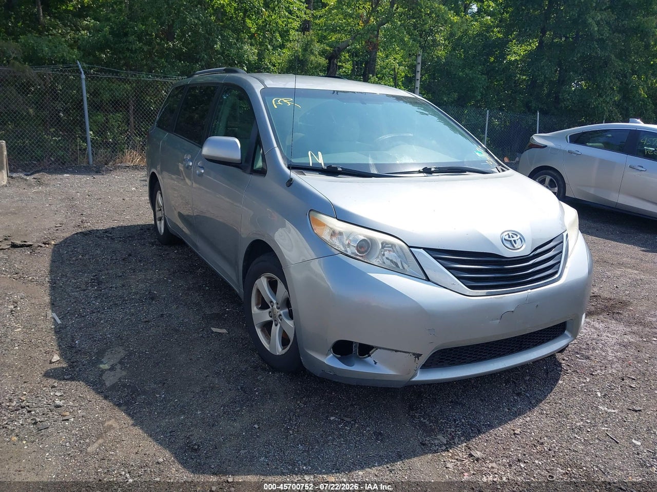 5TDKK3DC5BS****** · 2011 TOYOTA SIENNA LE V6