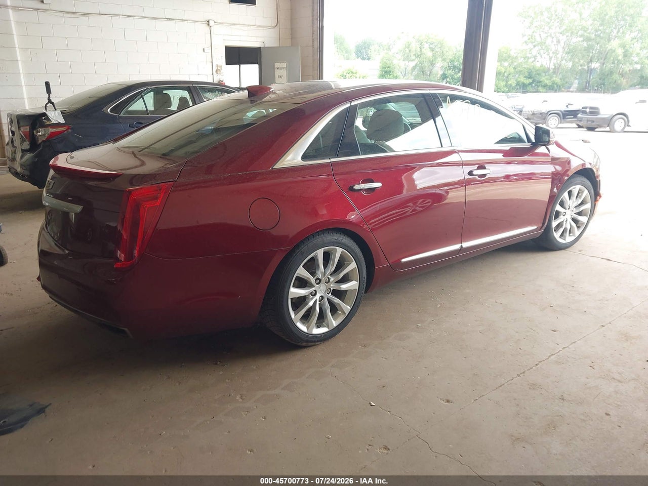 2016 CADILLAC XTS LUXURY COLLECTION · 4/10