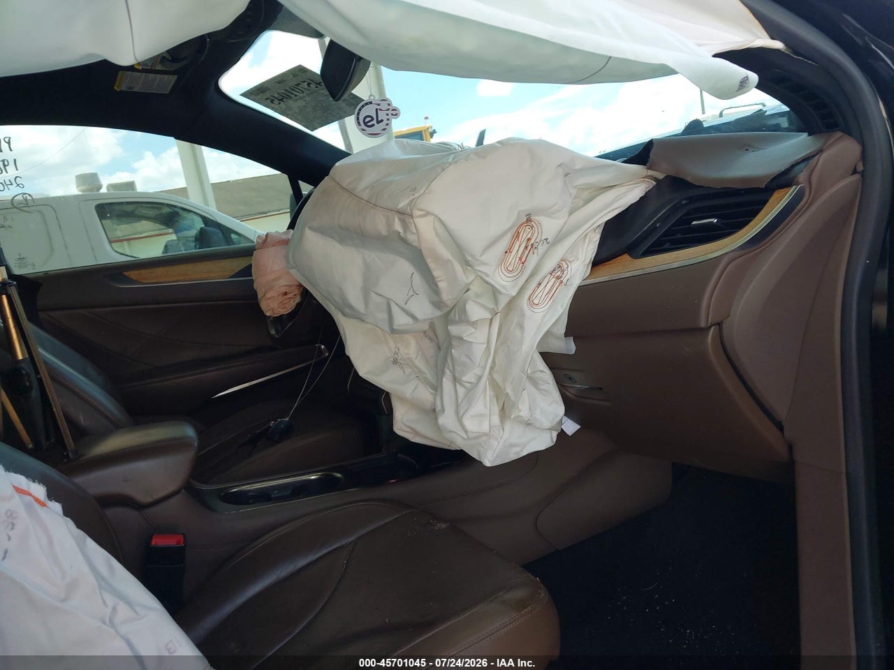 2015 LINCOLN MKC · 5/11