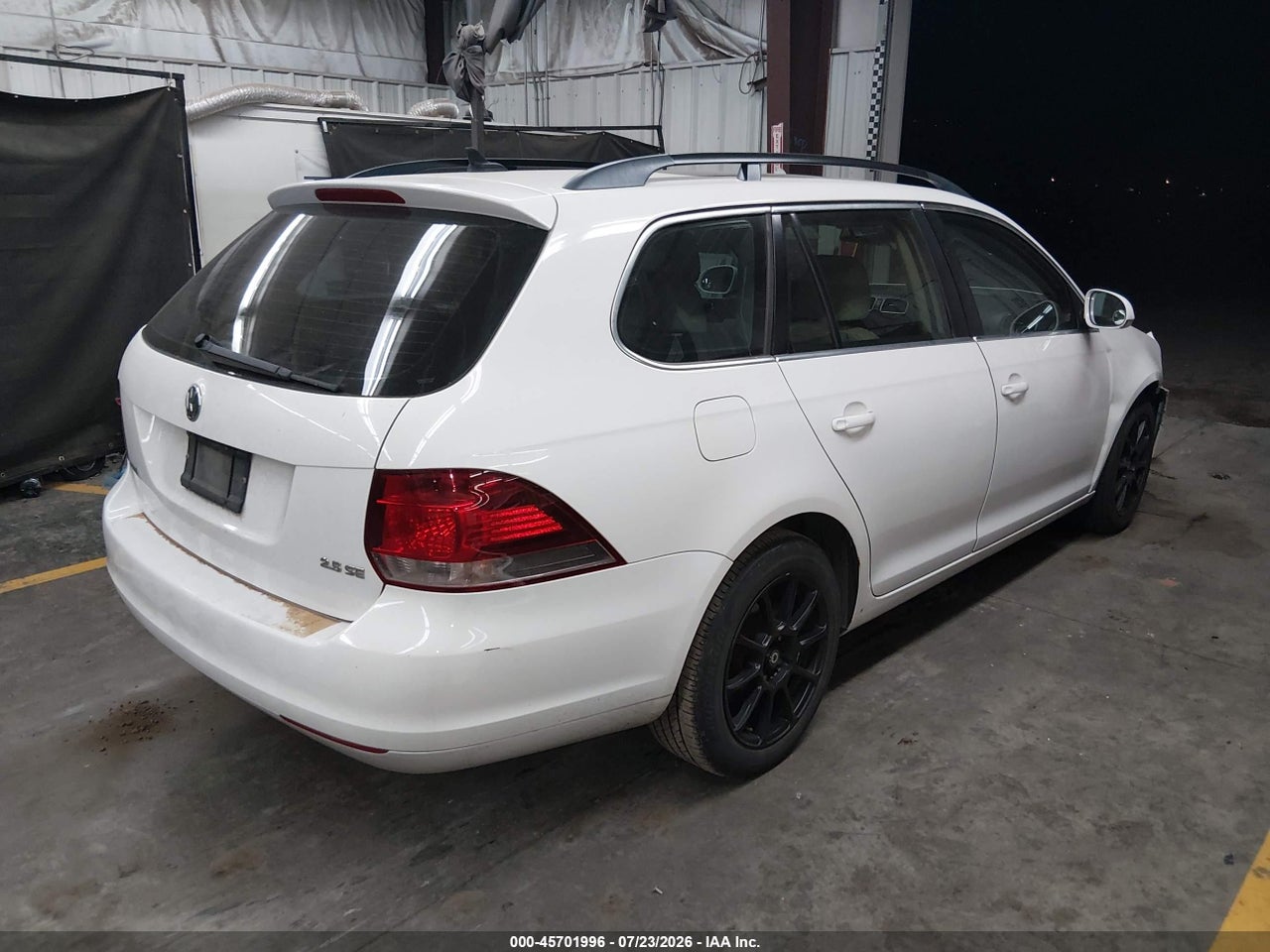 2011 VOLKSWAGEN JETTA SPORTWAGEN 2.5L SE · 4/11