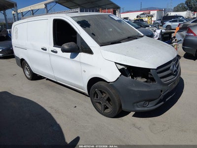 2017 MERCEDES-BENZ METRIS