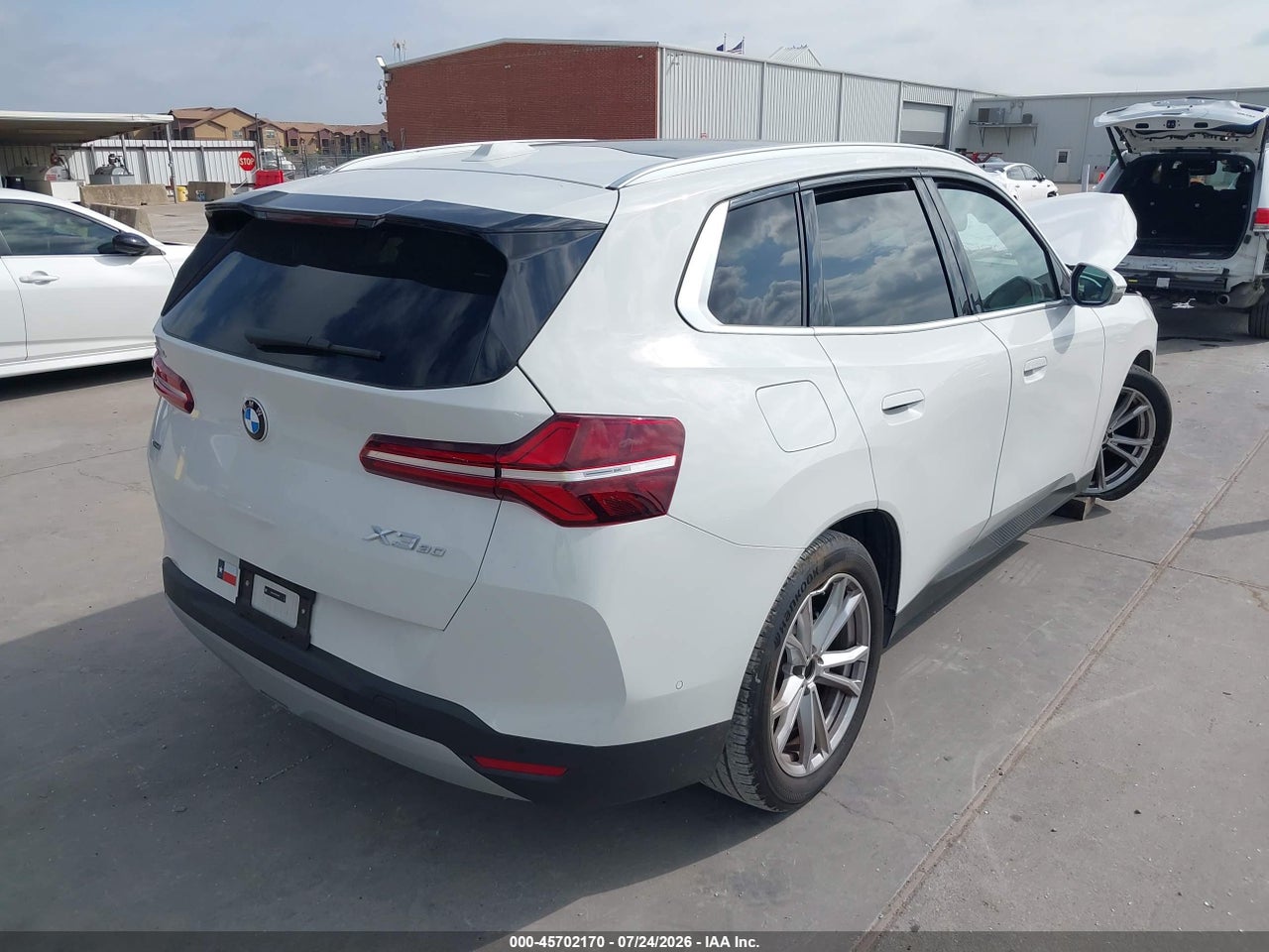 2025 BMW X3 30 XDRIVE · 4/10