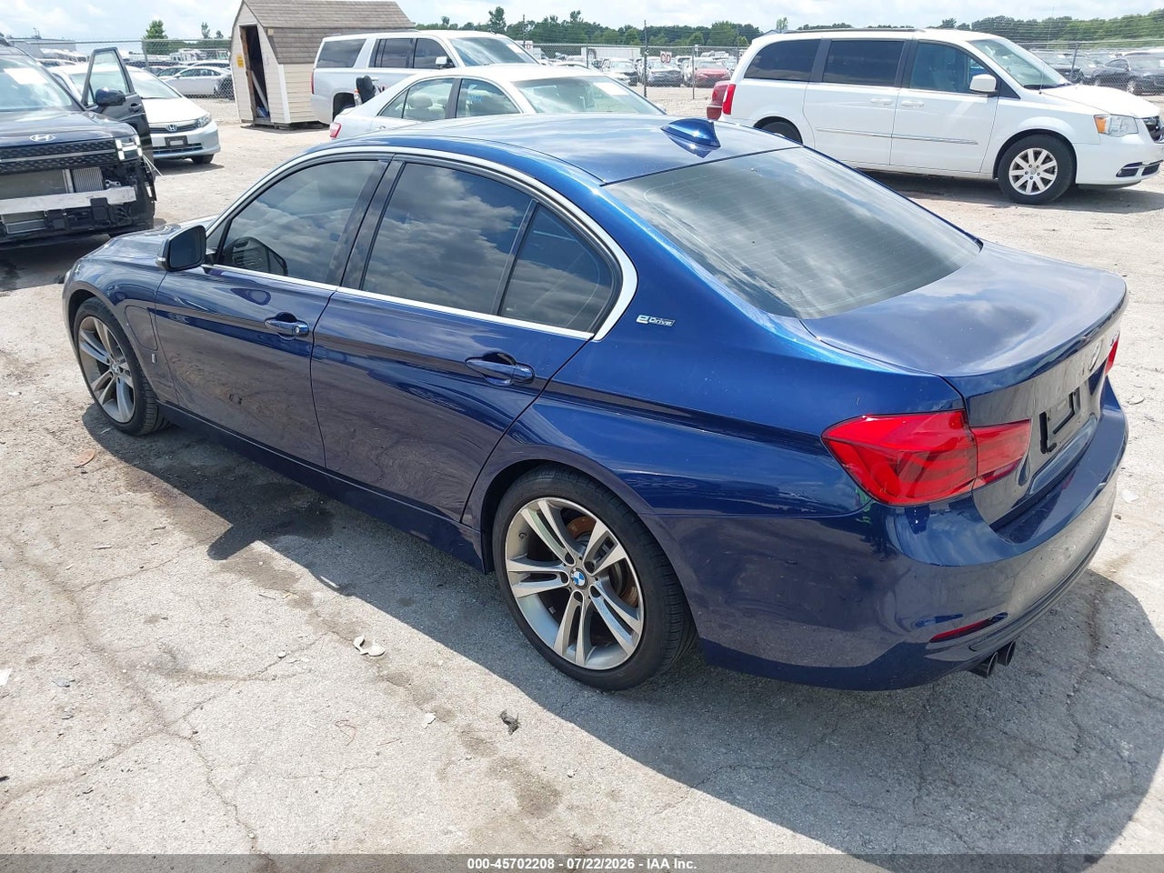 2018 BMW 330E IPERFORMANCE · 3/11