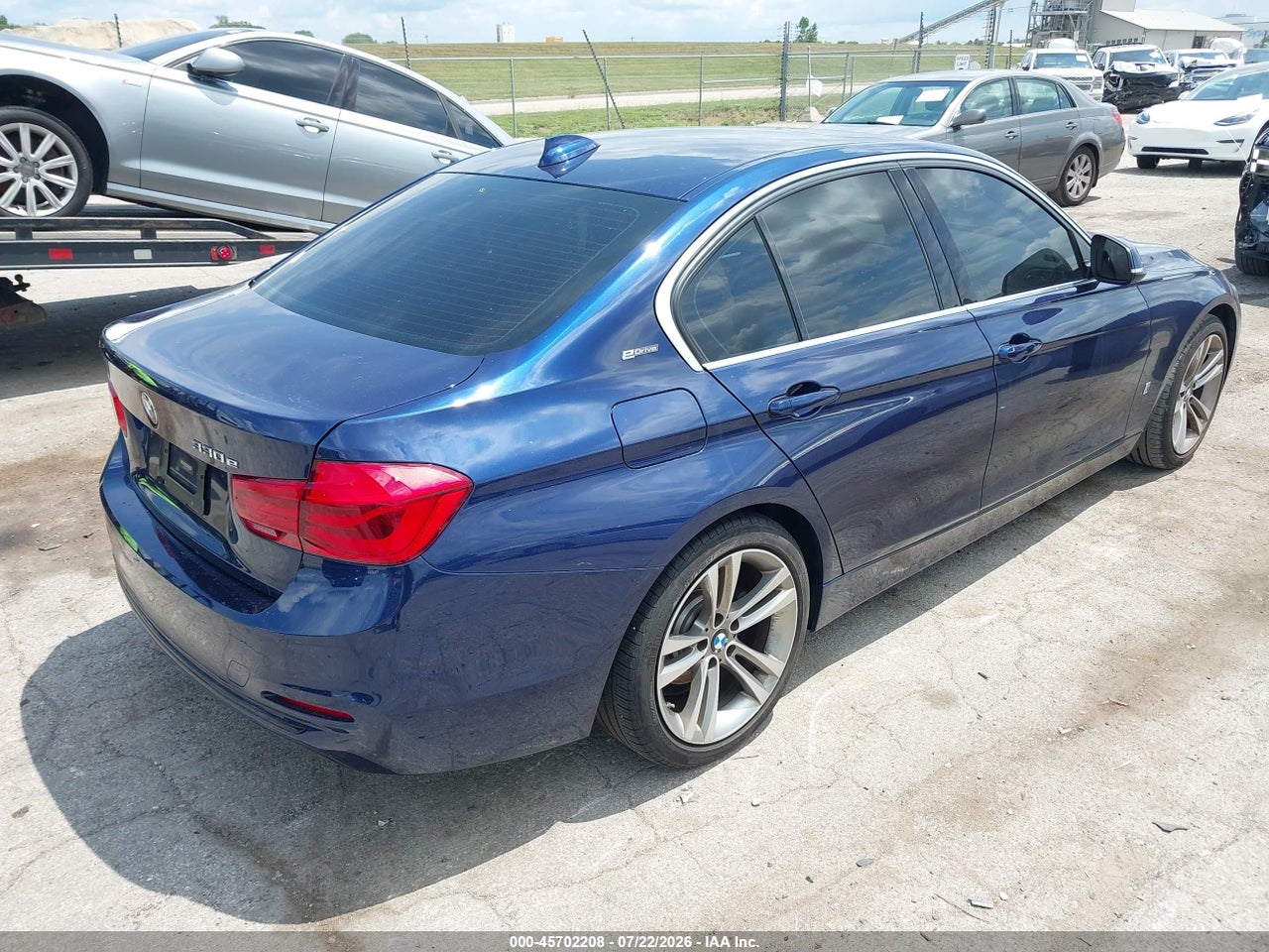 2018 BMW 330E IPERFORMANCE · 4/11