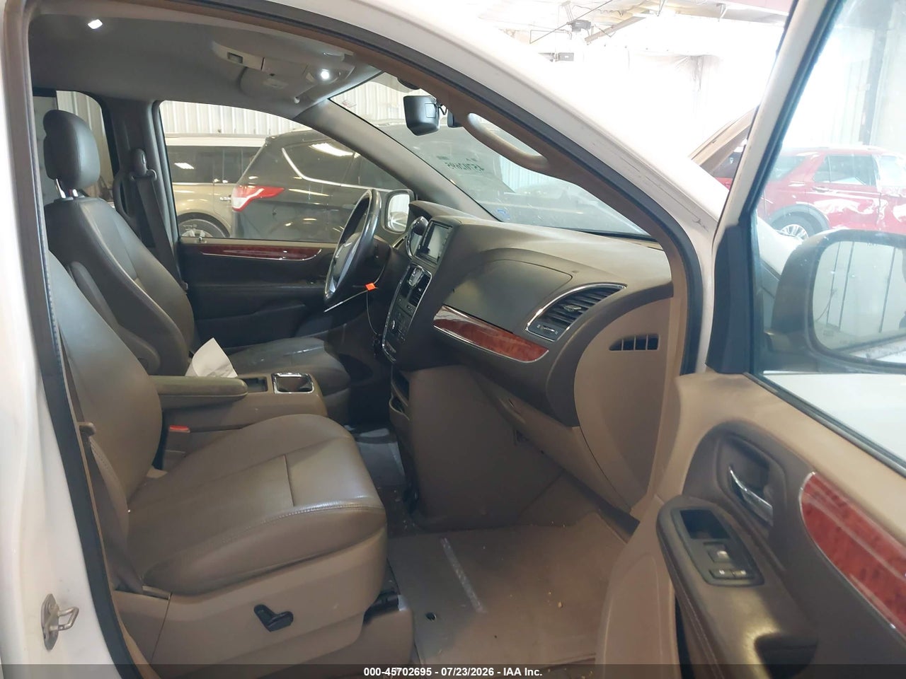2015 CHRYSLER TOWN &amp; COUNTRY TOURING-L · 5/11