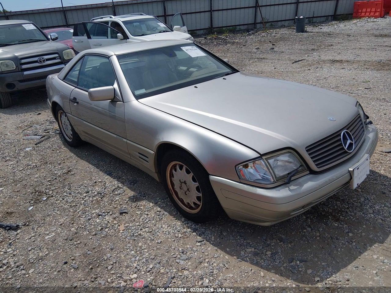 WDBFA67FXWF****** · 1998 MERCEDES-BENZ SL 500