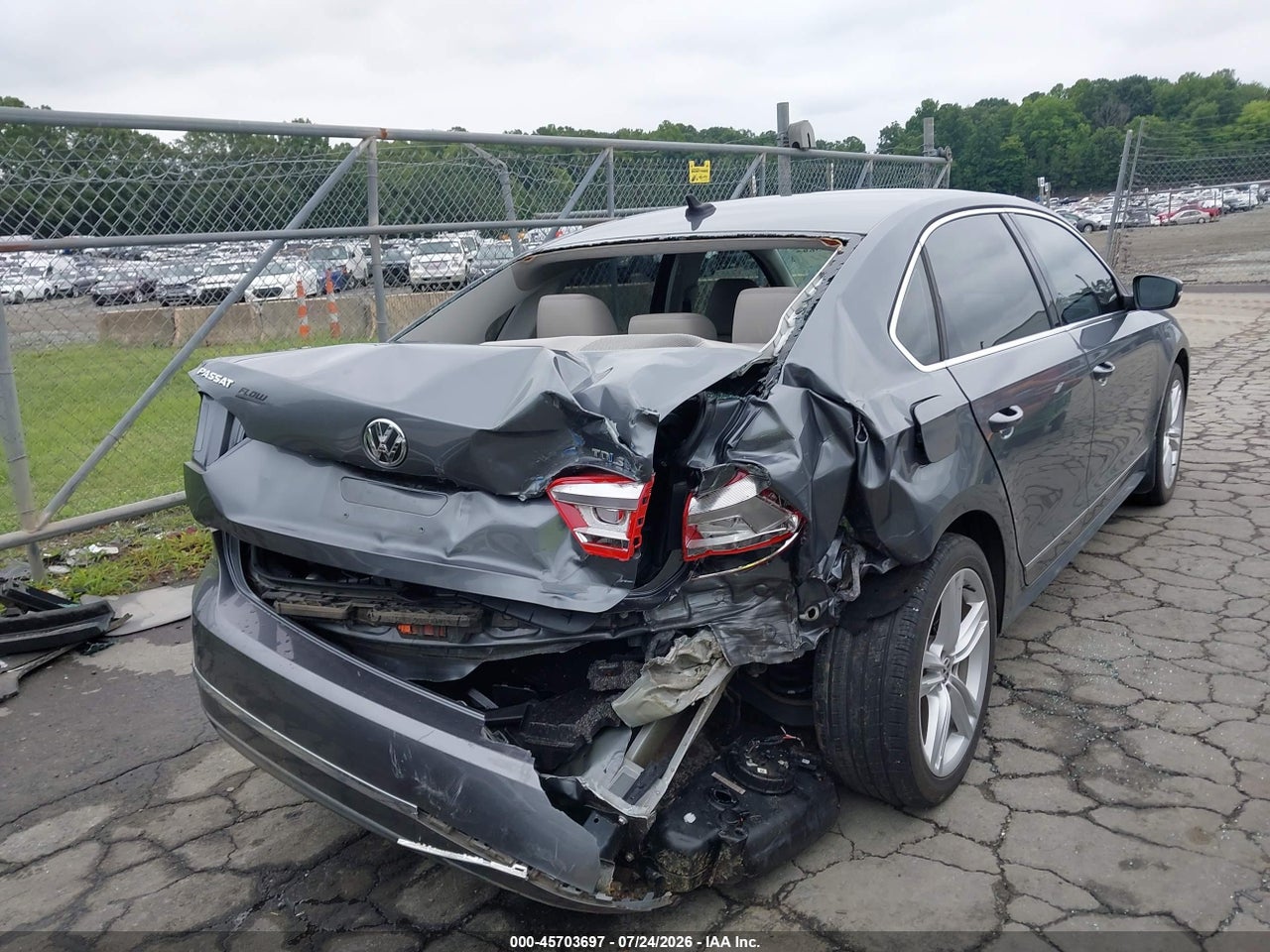 2014 VOLKSWAGEN PASSAT 2.0L TDI SEL PREMIUM · 6/11