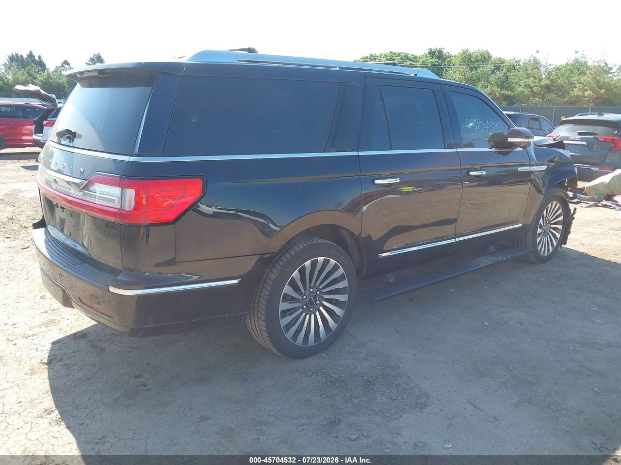 2018 LINCOLN NAVIGATOR L RESERVE · 4/11