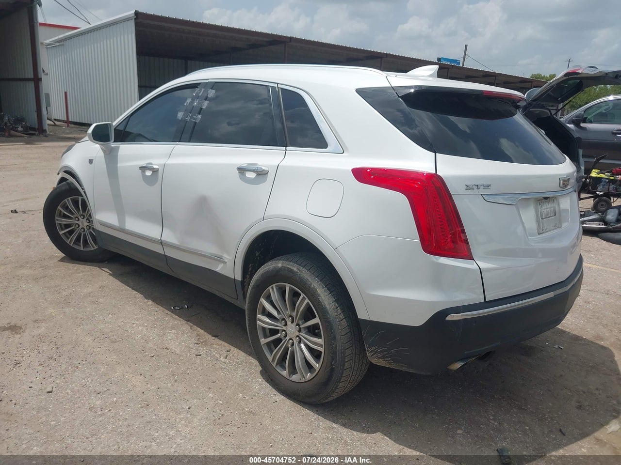 2017 CADILLAC XT5 LUXURY · 3/10