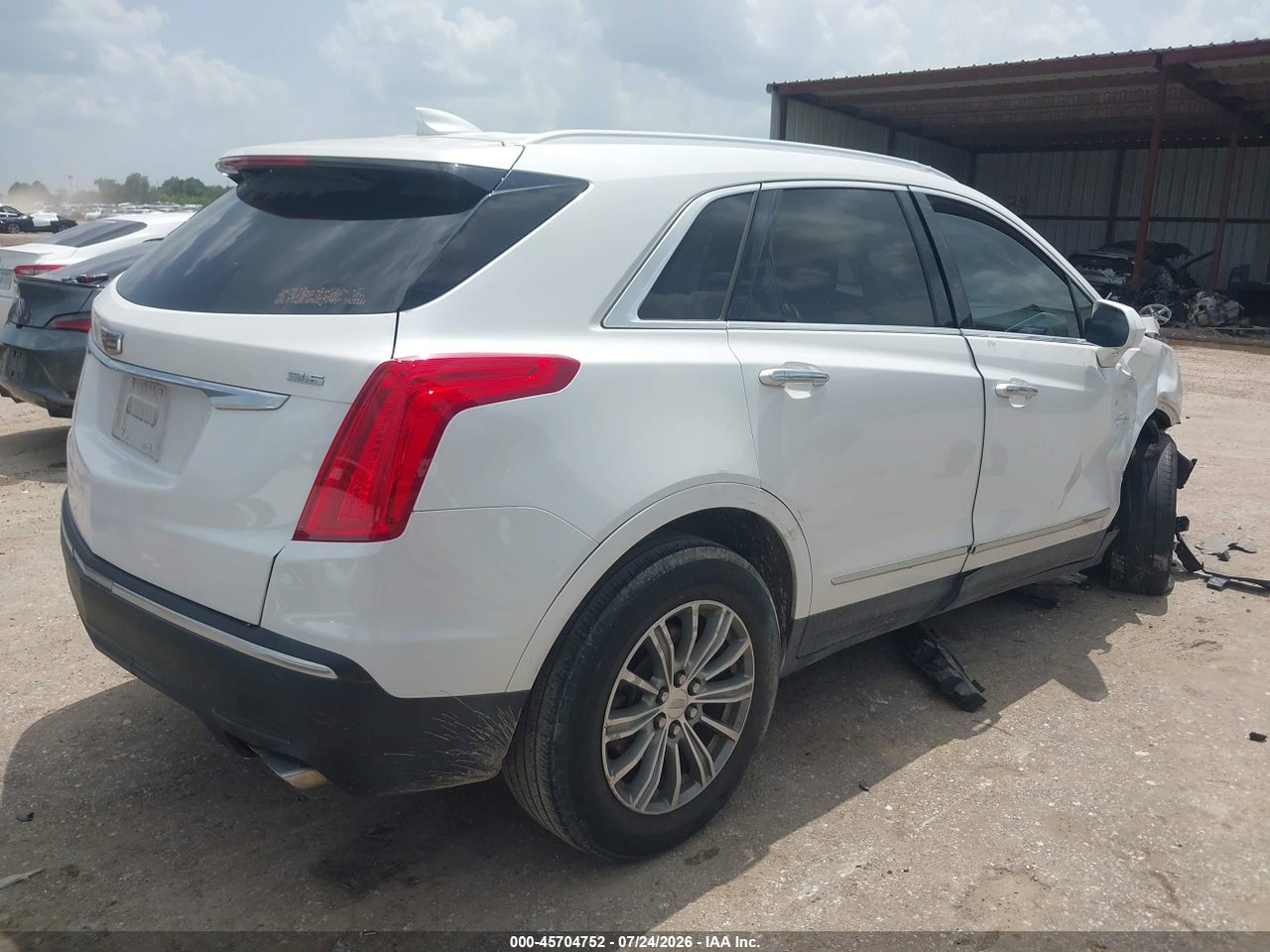 2017 CADILLAC XT5 LUXURY · 4/10