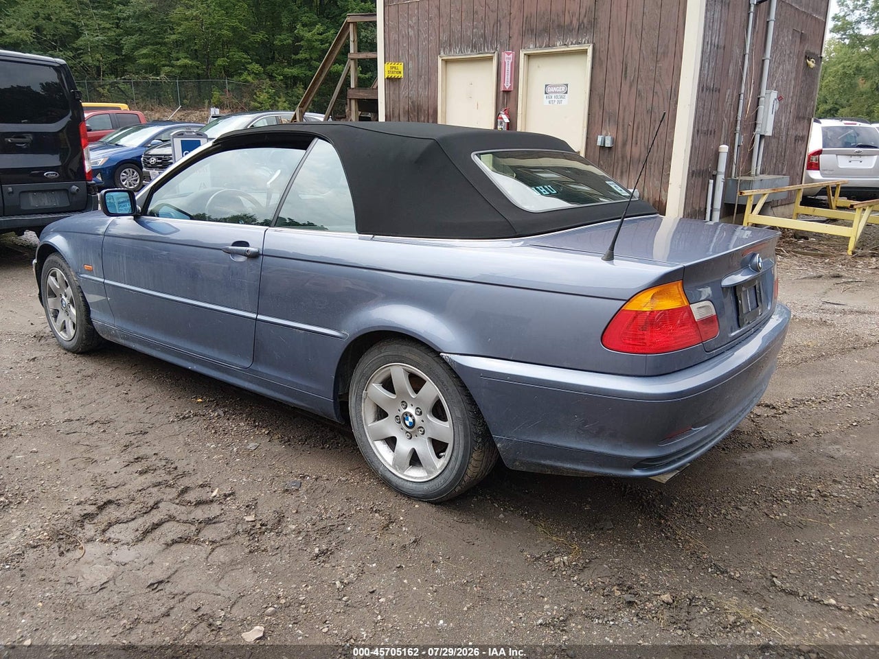 2001 BMW 325CI   · 3/11