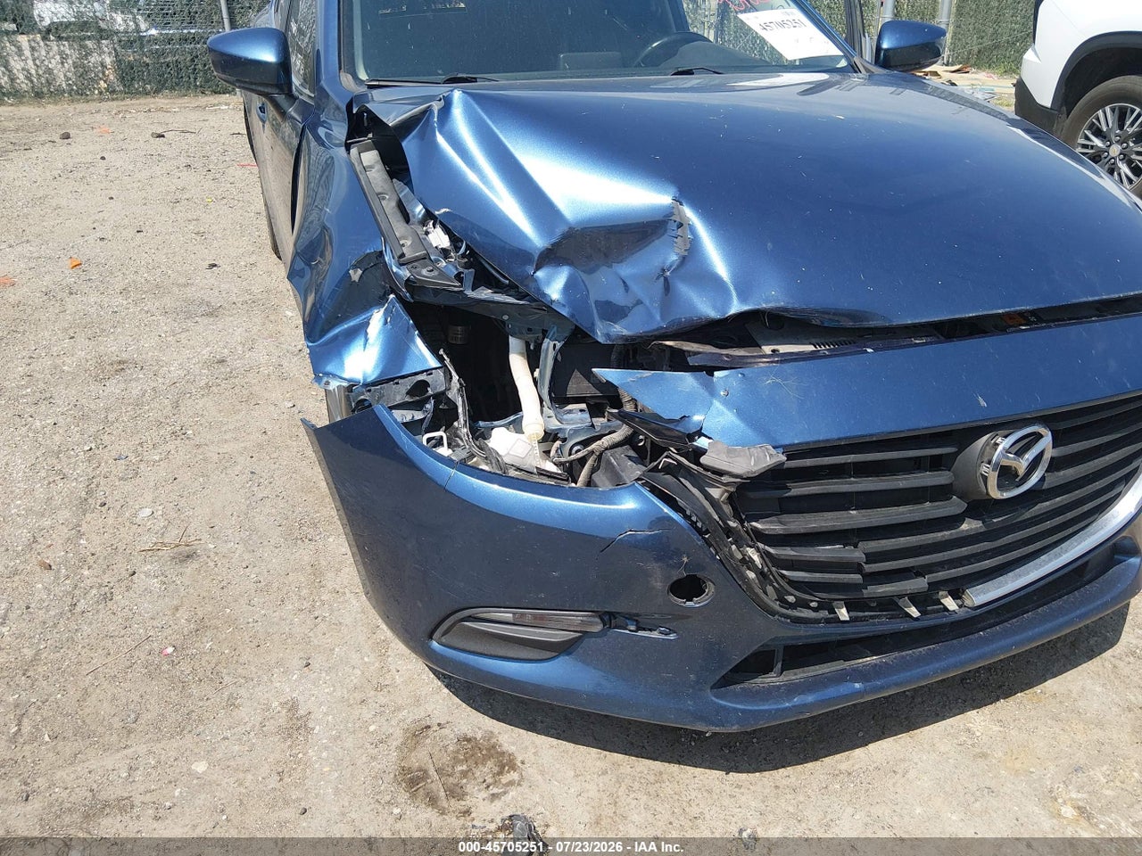 2018 MAZDA MAZDA3 TOURING · 6/11