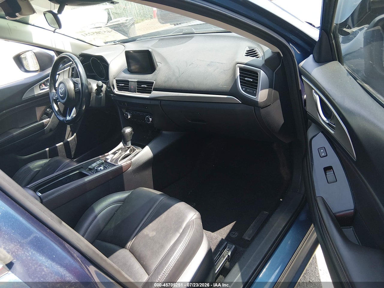 2018 MAZDA MAZDA3 TOURING · 5/11