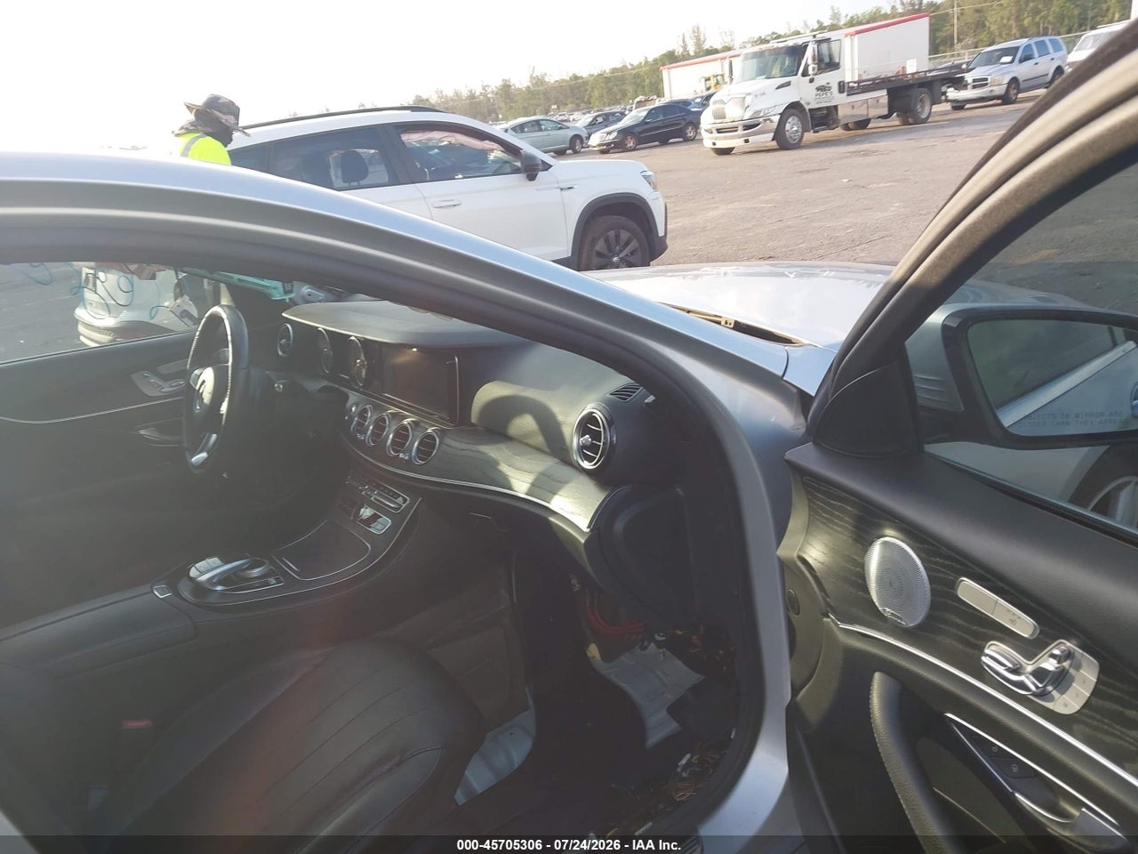 2018 MERCEDES-BENZ E 300 · 5/11