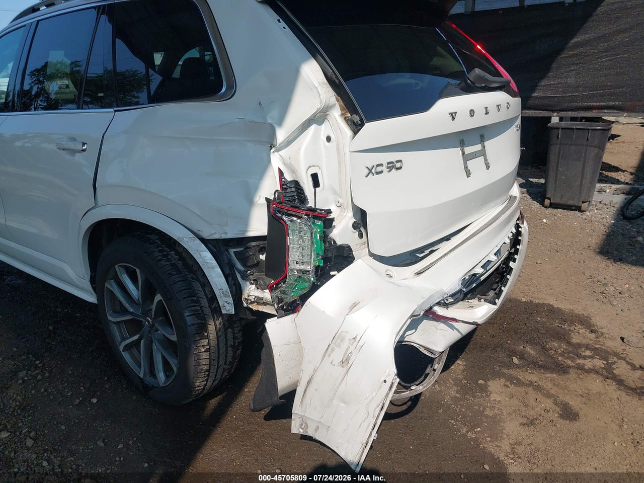 2019 VOLVO XC90 T6 MOMENTUM · 6/11