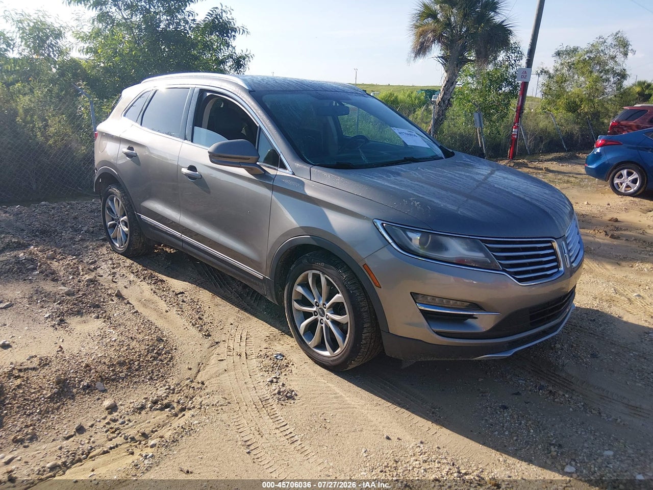 5LMCJ2C95GU****** · 2016 LINCOLN MKC SELECT