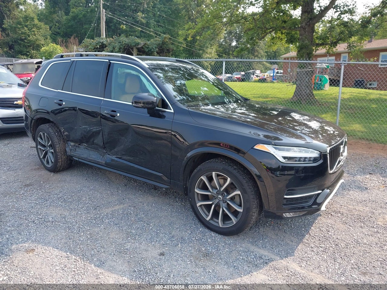 YV4A22PK0H1****** · 2017 VOLVO XC90 T6 MOMENTUM