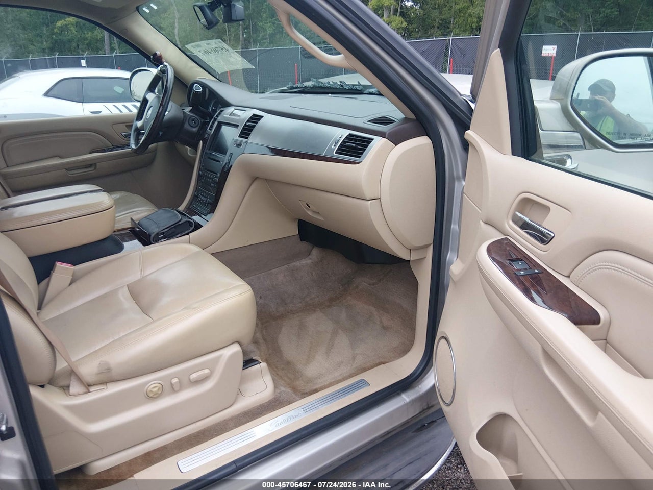 2009 CADILLAC ESCALADE ESV STANDARD · 5/11