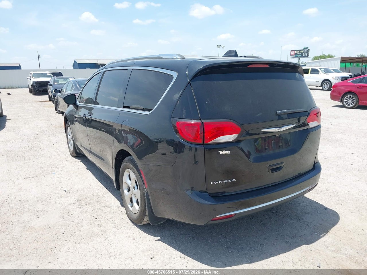 2017 CHRYSLER PACIFICA TOURING-L PLUS · 3/11