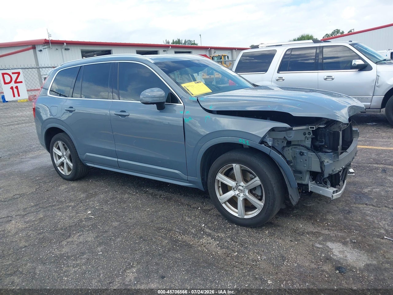 YV4102CK9N1****** · 2022 VOLVO XC90 T5 MOMENTUM 7 PASSENGER