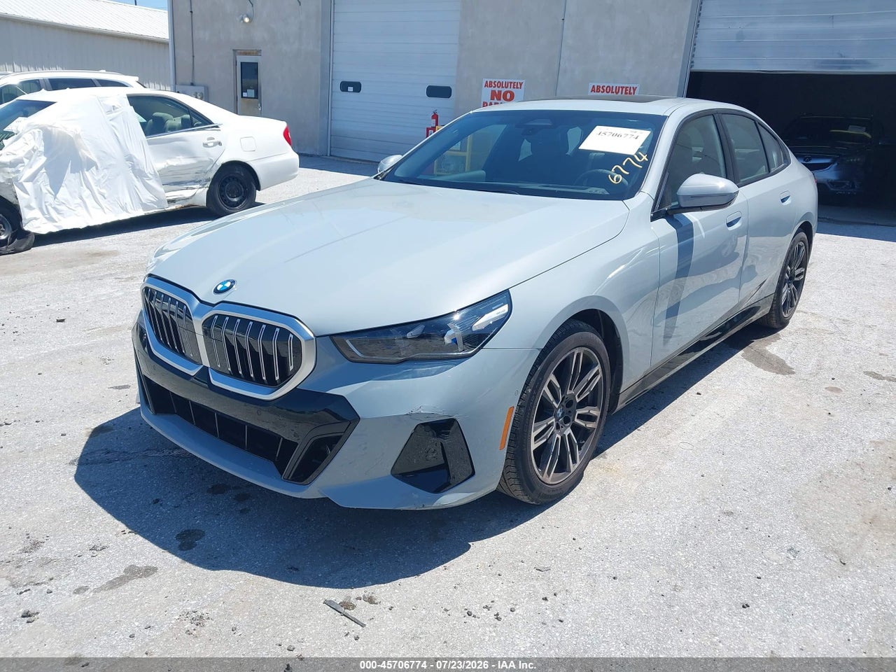 2026 BMW 530I XDRIVE · 2/11