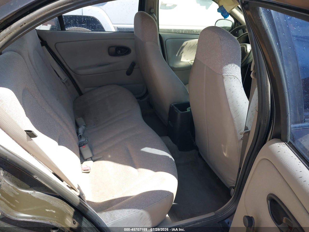 1G8ZG5287YZ****** · 2000 SATURN SL1 · 8/11