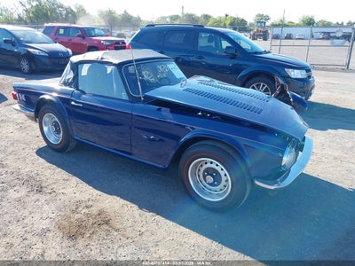 C****** · 1971 TRIUMPH TR6