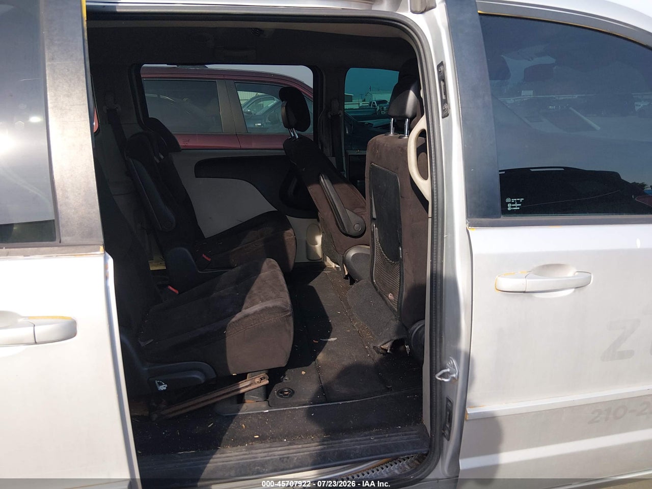 2C4RDGBG9ER****** · 2014 DODGE GRAND CARAVAN SE · 8/11