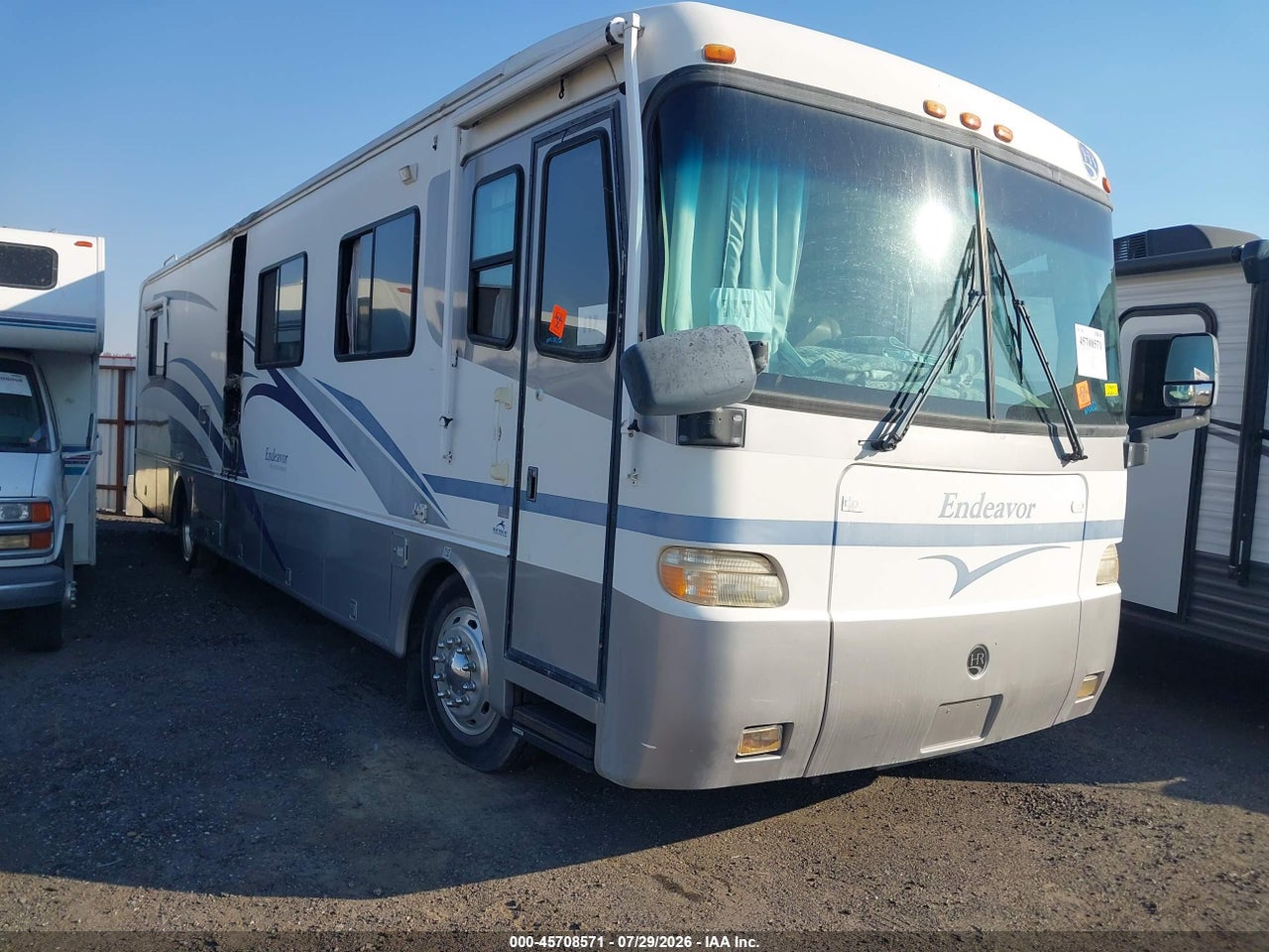 4UZ6XJCA5YC****** · 2000 FREIGHTLINER CHASSIS X LINE MOTOR HOME
