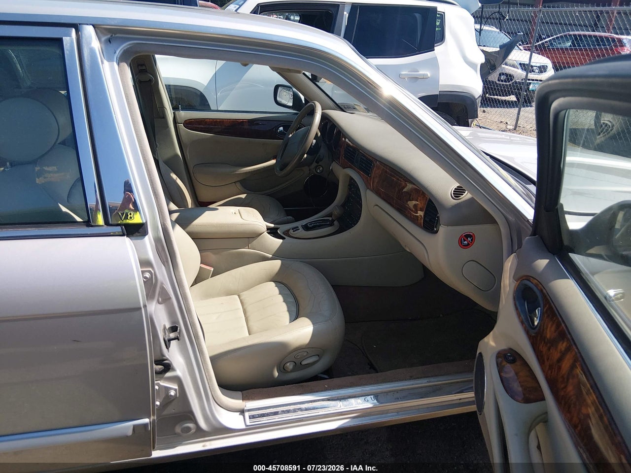 SAJDA14C63L****** · 2003 JAGUAR XJ XJ8 · 5/11