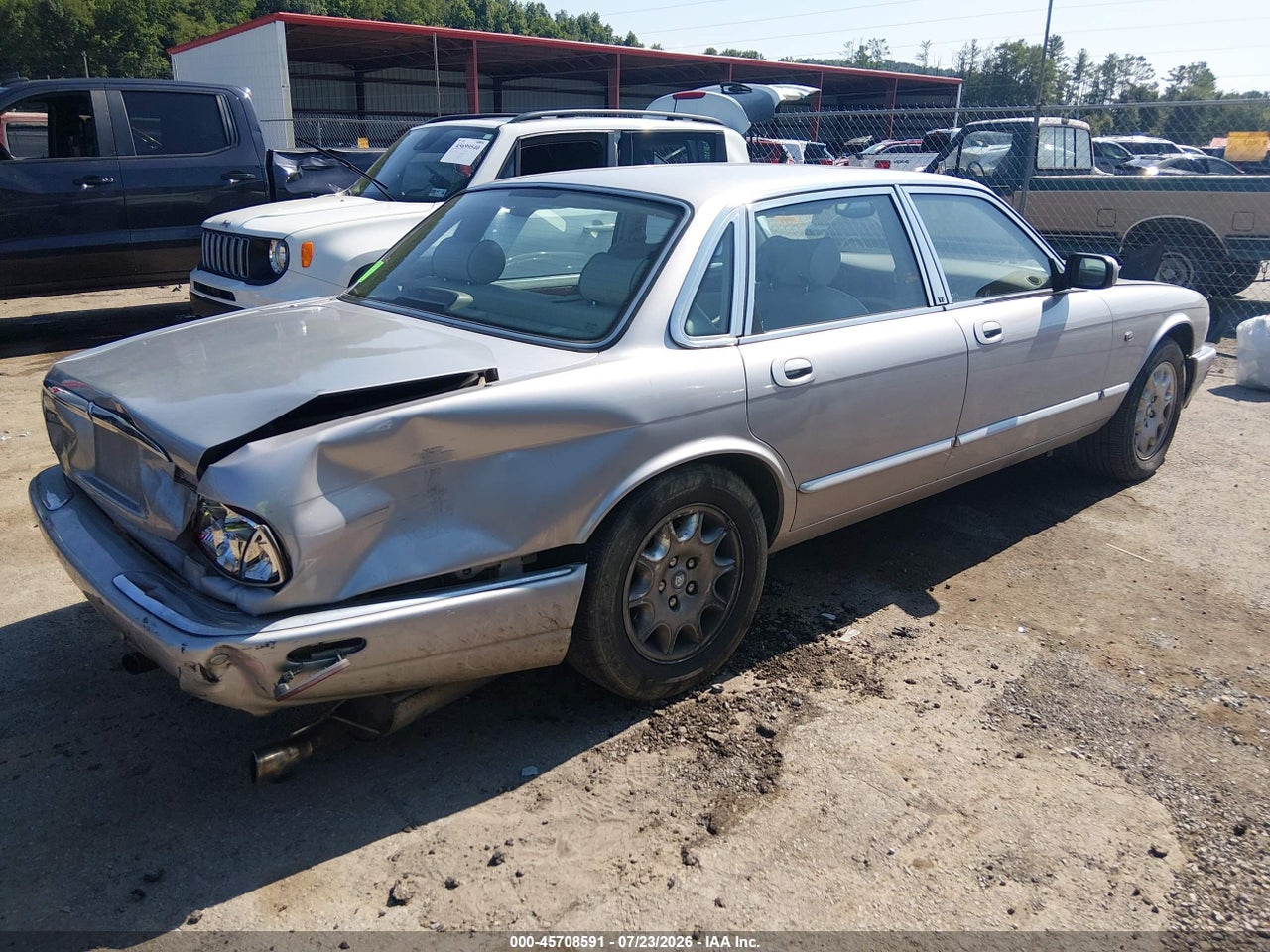 SAJDA14C63L****** · 2003 JAGUAR XJ XJ8 · 4/11