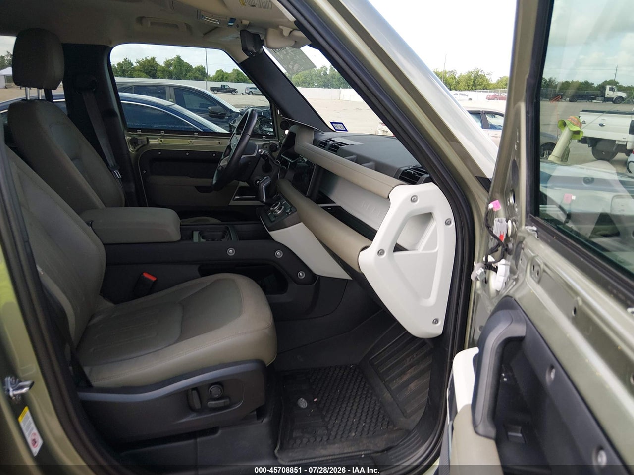 2021 LAND ROVER DEFENDER 110 SE · 5/11