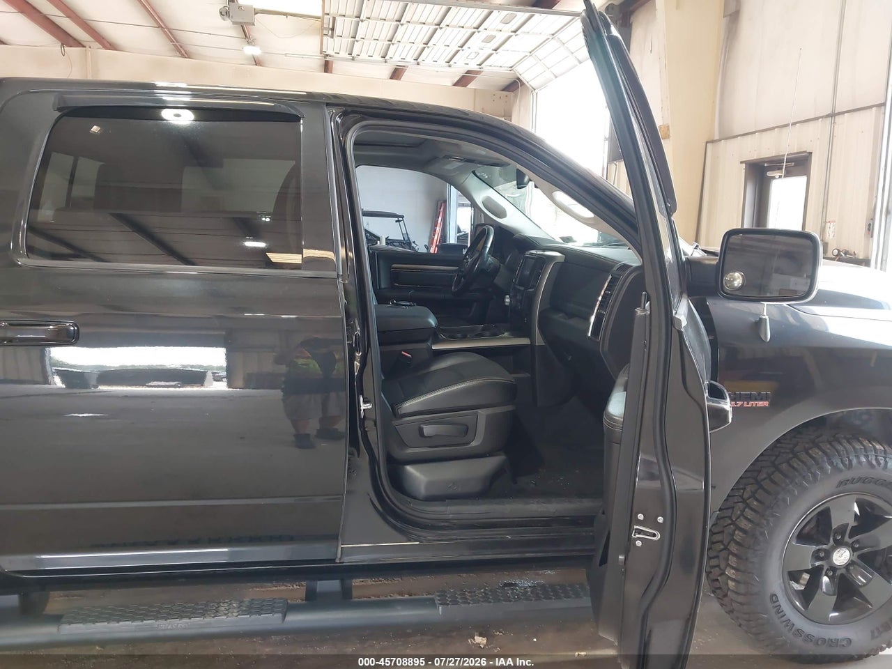 2016 RAM 1500 SPORT · 5/8