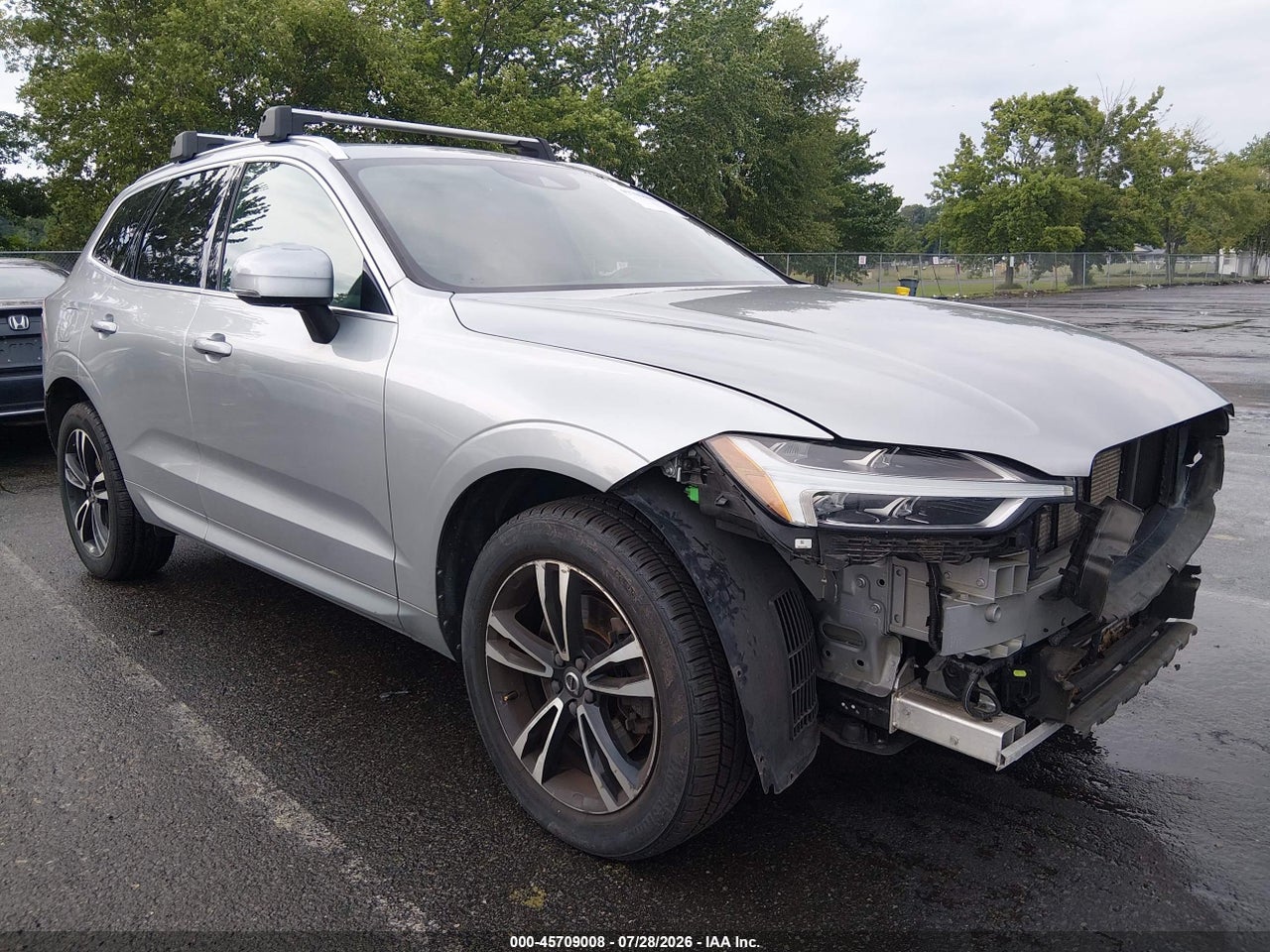 YV4A22RK6J1****** · 2018 VOLVO XC60 T6 MOMENTUM