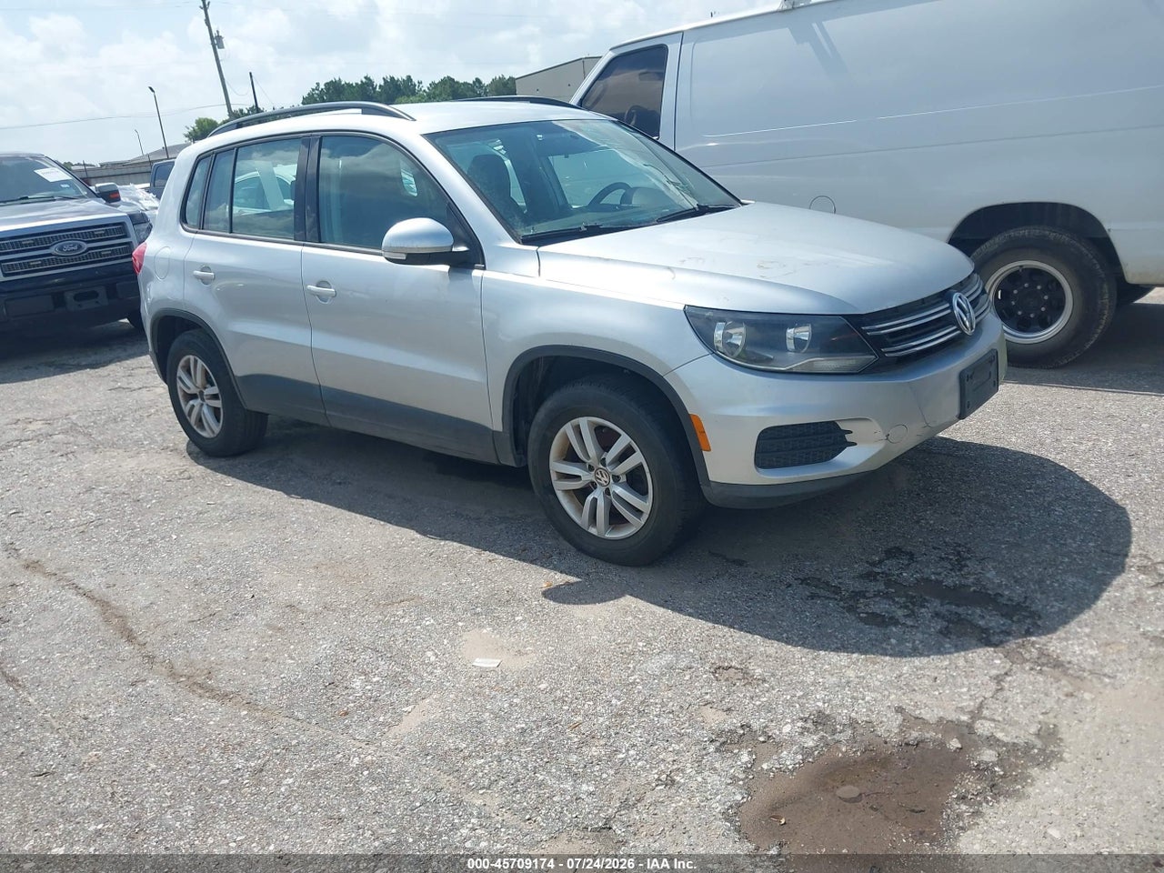 WVGAV7AX3FW****** · 2015 VOLKSWAGEN TIGUAN S