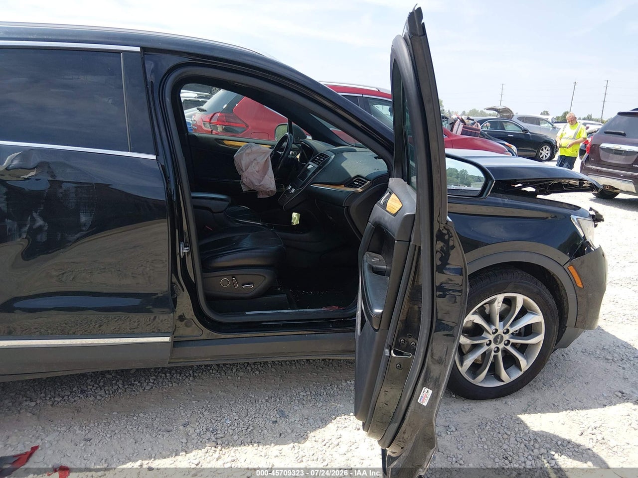 5LMCJ2D97GU****** · 2016 LINCOLN MKC SELECT · 5/11