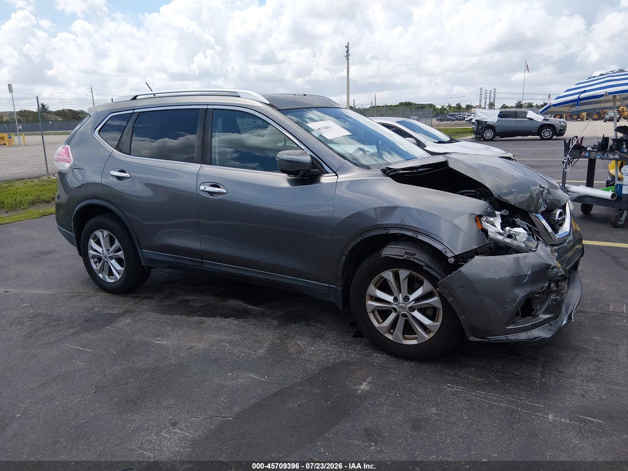 KNMAT2MT6GP****** · 2016 NISSAN ROGUE SV