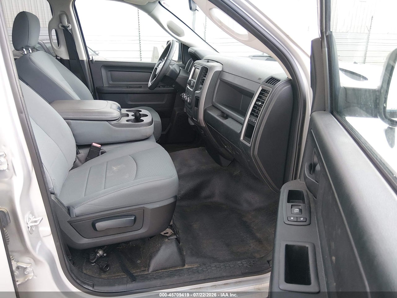2017 RAM 1500 TRADESMAN  4X2 6'4 BOX · 5/11