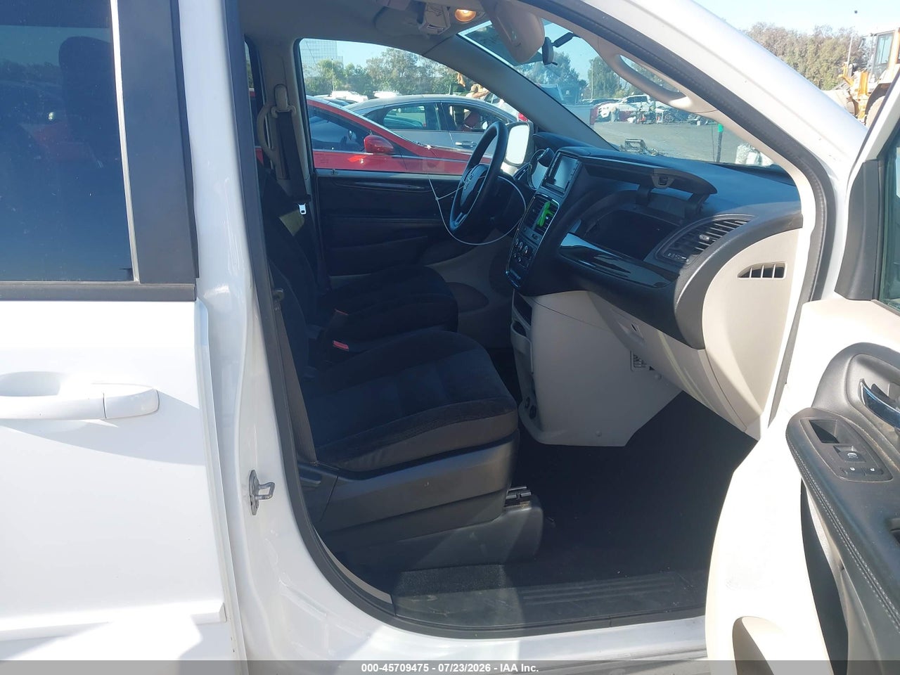 2C4RDGBG5HR****** · 2017 DODGE GRAND CARAVAN SE · 5/11