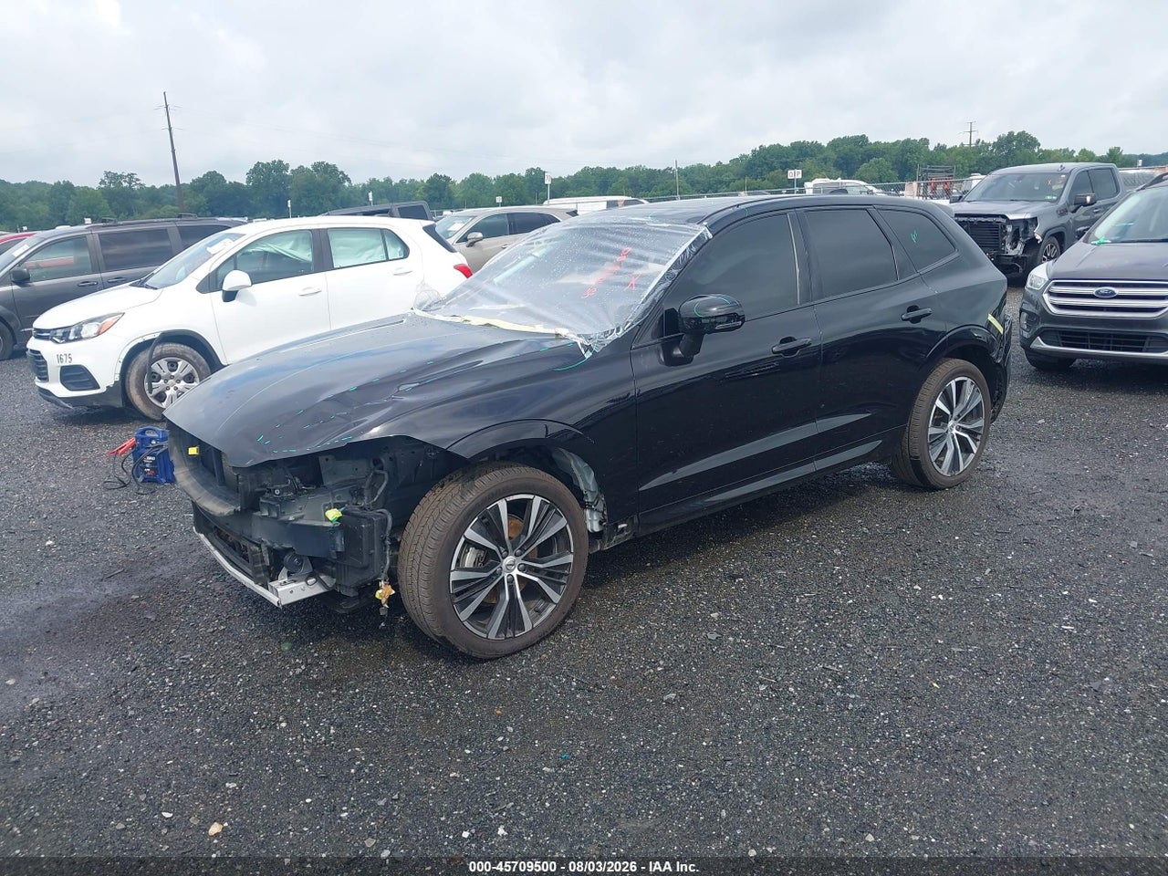 2024 VOLVO XC60 B5 PLUS DARK THEME · 2/11