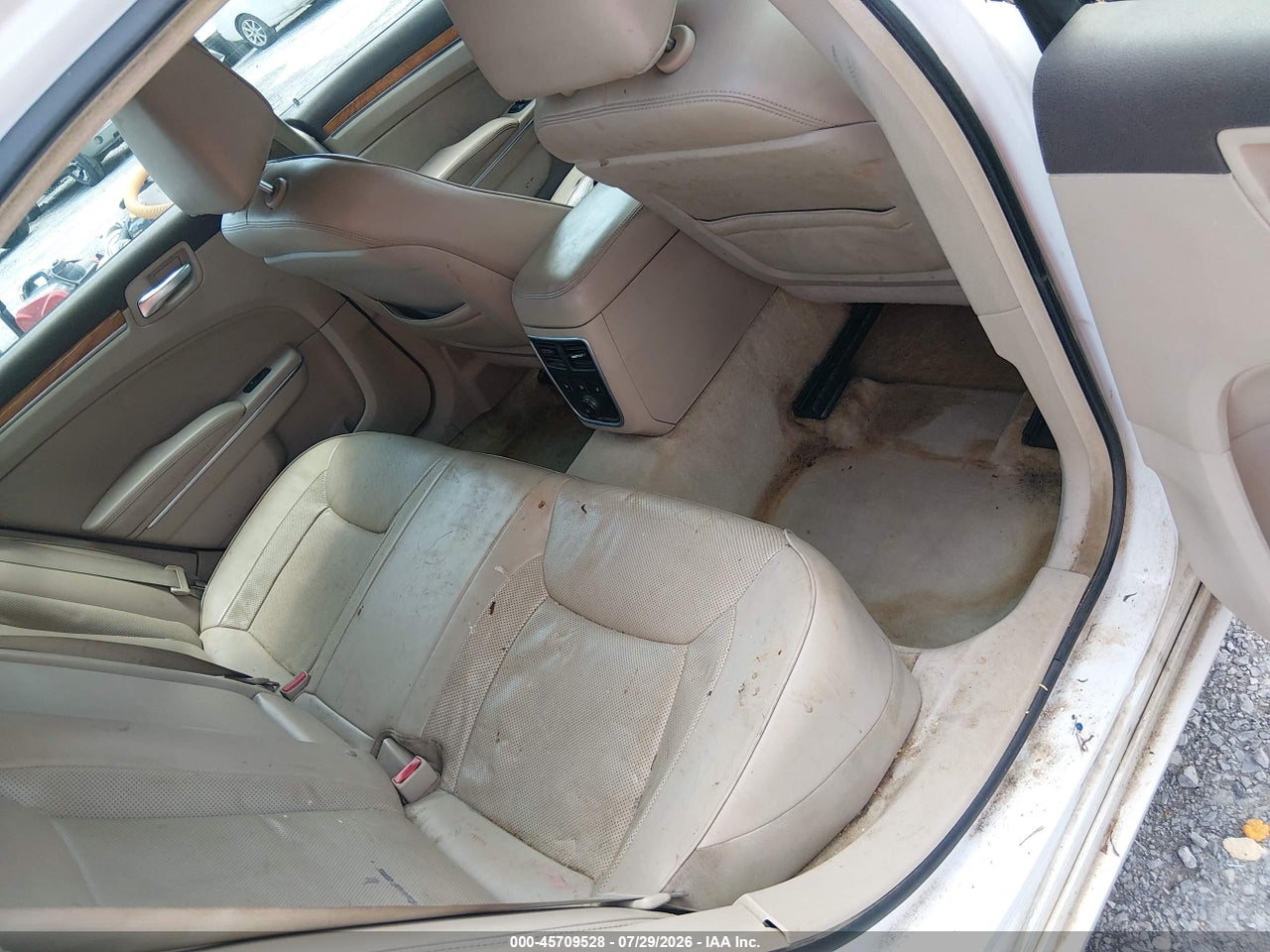 2C3CCAEG7EH****** · 2014 CHRYSLER 300C   · 8/11