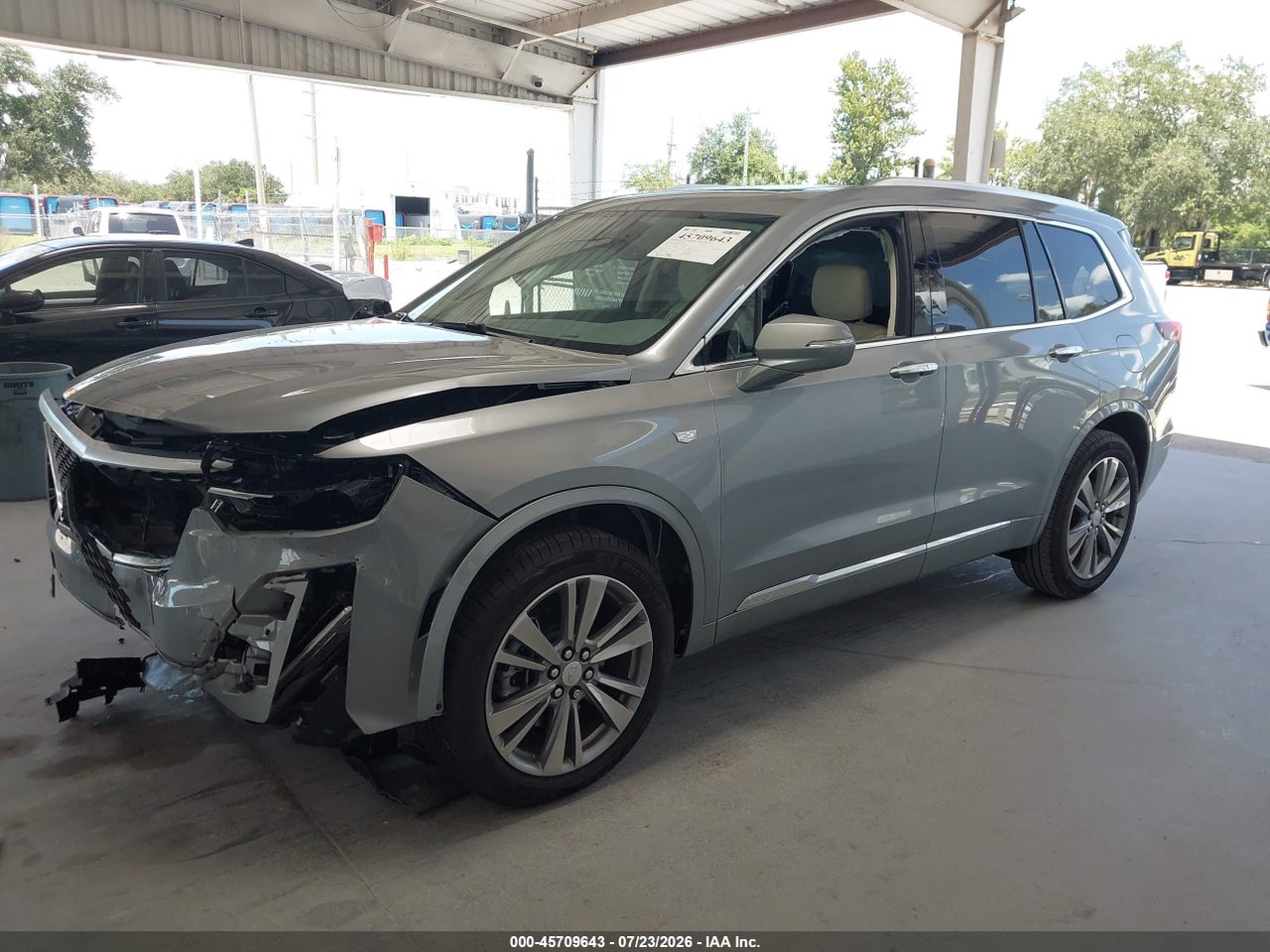 2025 CADILLAC XT6 FWD PREMIUM LUXURY · 2/10