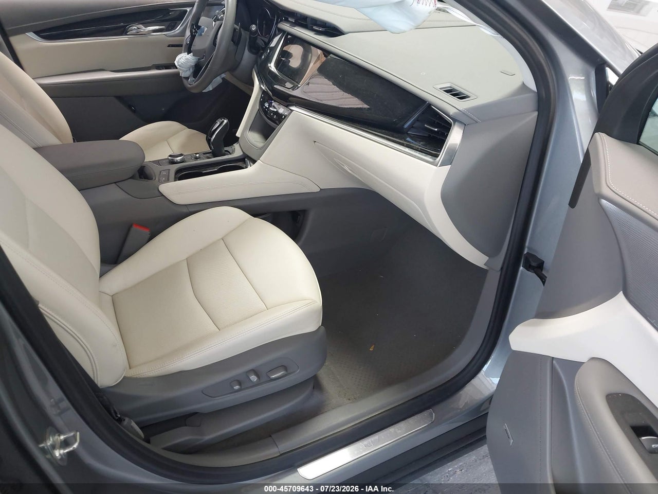 2025 CADILLAC XT6 FWD PREMIUM LUXURY · 5/10