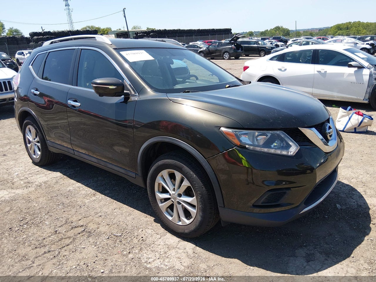 5N1AT2MV3FC****** · 2015 NISSAN ROGUE SV