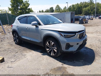 2025 VOLVO XC40 B5 PLUS BRIGHT THEME