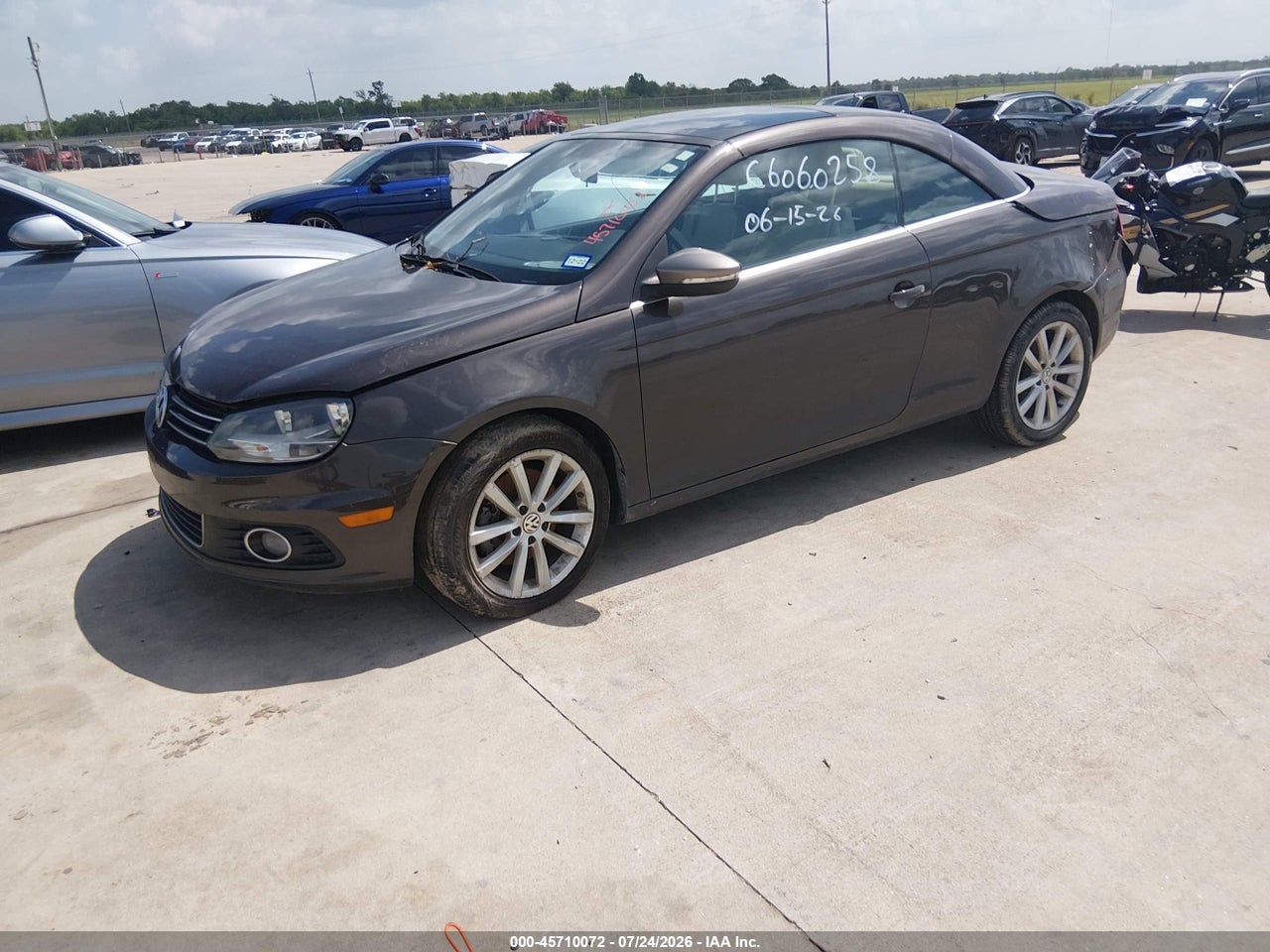 2012 VOLKSWAGEN EOS KOMFORT · 2/11